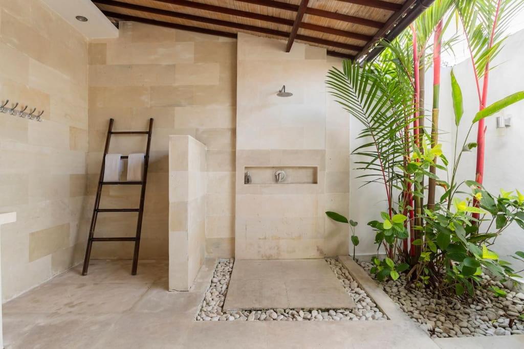 Villa West Indies Ubud, Close To Ubud Center Exterior photo